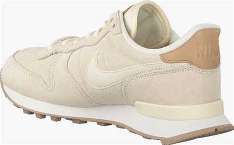 nike sneakers beige dames|beige women's sneakers.